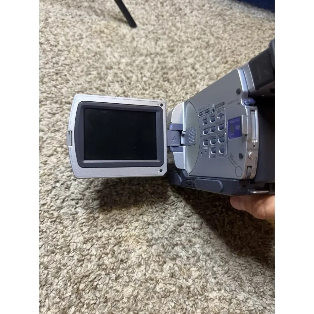 Sony DCR-TRV530 Digital8 Camcorder Complete Kit Tested Remote Light Bag